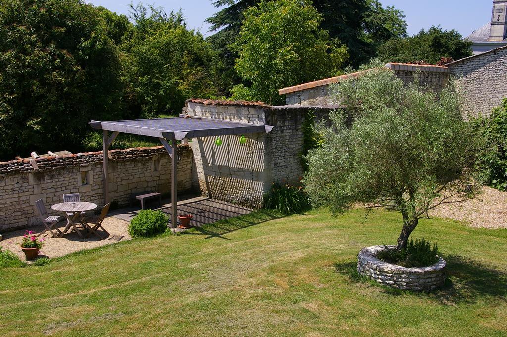 L'Olivier Villa Monts-sur-Guesnes Exterior photo