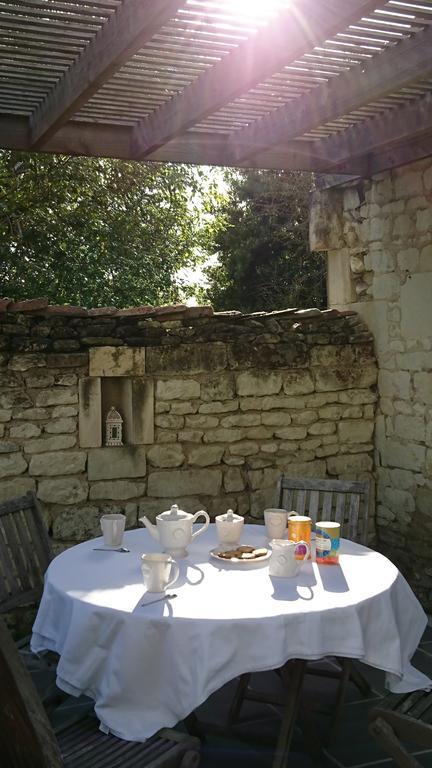 L'Olivier Villa Monts-sur-Guesnes Exterior photo
