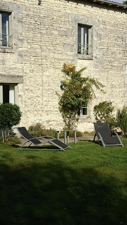 L'Olivier Villa Monts-sur-Guesnes Exterior photo