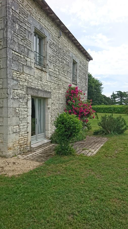 L'Olivier Villa Monts-sur-Guesnes Exterior photo