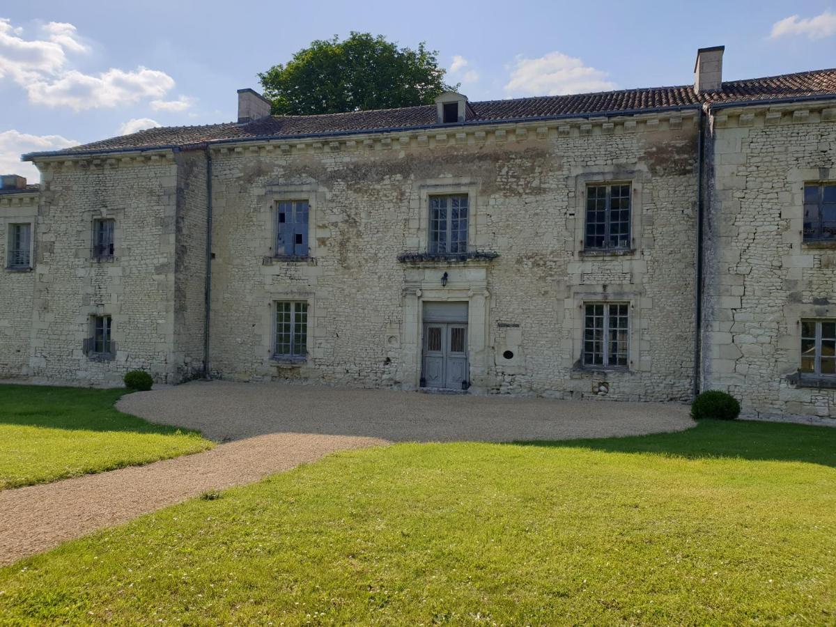 L'Olivier Villa Monts-sur-Guesnes Exterior photo